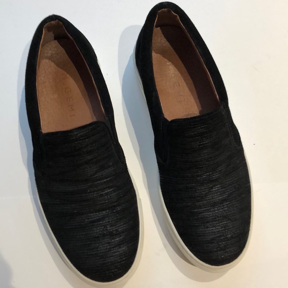 Excellent condition mgemi sneakers